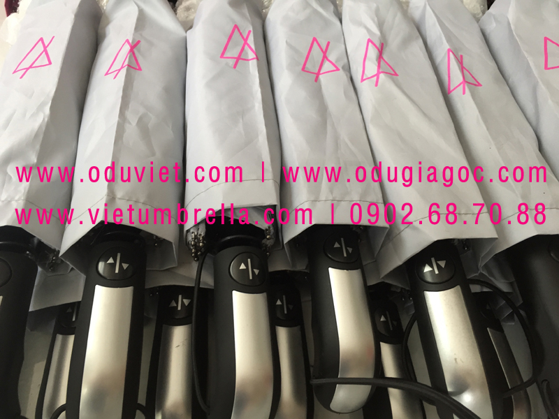 xưởng sản xuất ô dù cầm tay in logo quảng cáo